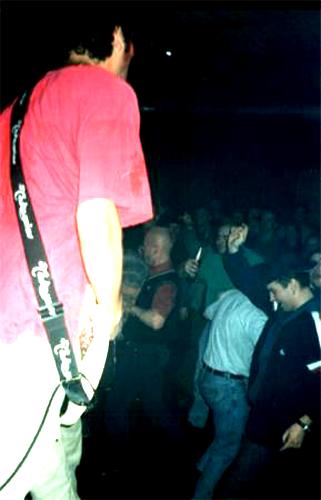 Beer pogo - dancing in Zittau @ Emil 05.01.2oo1 (pic by Machno)